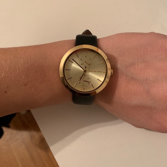 Michael Kors Black Leather Watch - Picture 2 of 11